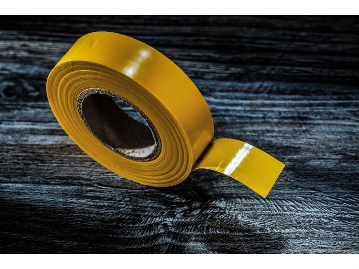 Holmet tutkallı çift taraflı bant